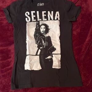 Unisex small Selena graphic t-shirt